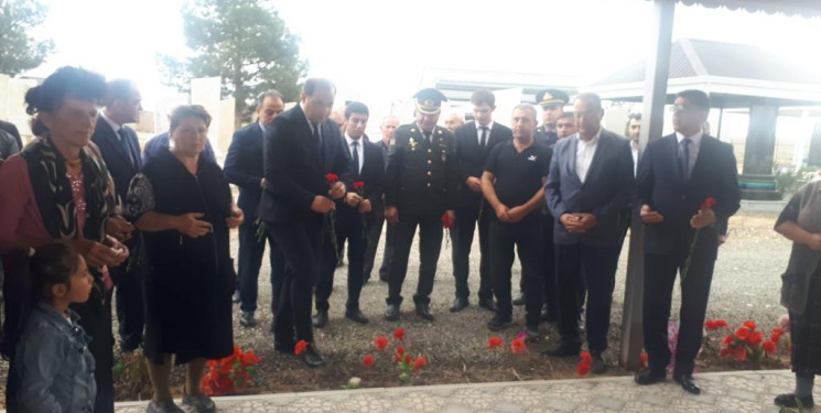 Borsunlu kəndindən Vətən Müharibəsi şəhidimiz Nicat Nəsibovun ildönümündə məzarı və ailəsi ziyarət olundu.