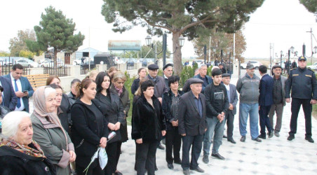 Fəxarlı kəndində Şəhidlər Xatirə Abidəsi yenidənqurma işlərindən sonra ziyarət olundu