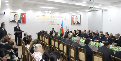 Goranboyda Ümummilli Lider Heydər Əliyevin anım günü ilə  bağlı, “Heydər Əliyev-dövlətçilik və liderlik məktəbi” adlı konfrans keçirildi