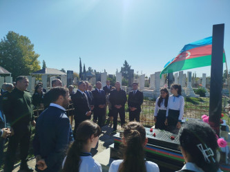 Hazırəhmədli kəndində şəhidlərimizin  məzarları ziyarət edildi