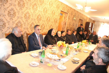 Goranboyda icra başçısı “31 dekabr-Dünya Azərbaycanlılarının Həmrəyliyi Günü” və  2026-cı ilin gəlişi münasibətilə  şəhid anasını evində ziyarət etdi.
