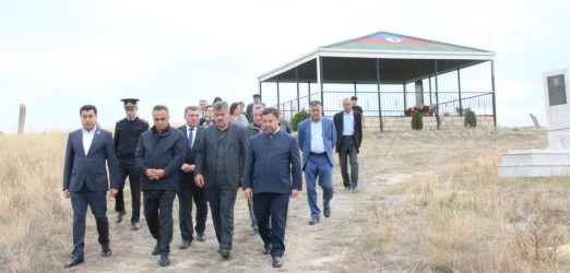 Qarqucaq kəndində şəhidlərimizin  məzarları ziyarət edildi