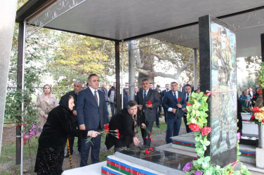 İcra başçısı Bağçakürd kəndində şəhidlərimizin  məzarlarını ziyarət etdi.