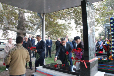 İcra başçısı Bağçakürd kəndində şəhidlərimizin  məzarlarını ziyarət etdi.