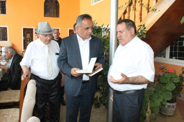 Goranboyda yazıçı doğum günü münasibətilə ziyarət olundu