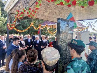 Hazırəhmədli kəndində şəhidlərimizin  məzarları ziyarət edildi