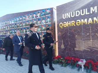 “8 noyabr-Zəfər Günü” ilə bağlı Ümummilli Liderimizin rayon mərkəzində ucaldılmış abidəsi və Şəhidlər Xatirə Kompleksi ziyarət olundu.