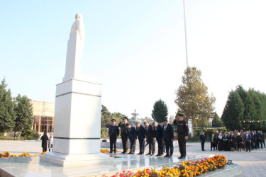 Goranboyda "08 noyabr-Zəfər Günü" ilə bağlı Ümummilli Lider Heydər Əliyevin rayon mərkəzində ucaldılmış abidəsini və Şəhidlər Xatirə Kompleksini ziyarət edildi