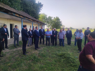 Vətəndaşlarımn müraciətləri ilə bağlı Goranboy rayon İcra Hakimiyyətinin başçısı Qırıqlı kəndində