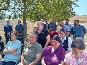 Mənəşli kəndində səyyar qəbul keçirildi