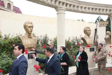 Goranboyda Ümummilli lider Heydər Əliyevin anadan olmasının 103 illiynə həsr olunmuş "Heydər Əliyev siyasəti kontekstində gənclər" adlı gənclər düşərgəsi təşkil edildi
