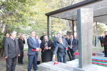 İcra başçısı Bağçakürd kəndində şəhidlərimizin  məzarlarını ziyarət etdi.