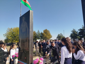 Hazırəhmədli kəndində şəhidlərimizin  məzarları ziyarət edildi