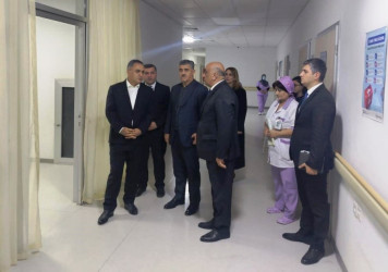Goranboyda İcra Başçısı xəstəxanada müalicə alan şəhid atalarını ziyarət etdi