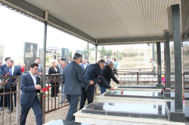 Qarqucaq kəndində şəhidlərimizin  məzarları ziyarət edildi