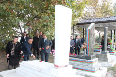 İcra başçısı Bağçakürd kəndində şəhidlərimizin  məzarlarını ziyarət etdi.
