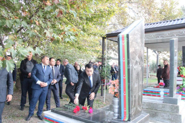 İcra başçısı Bağçakürd kəndində şəhidlərimizin  məzarlarını ziyarət etdi.
