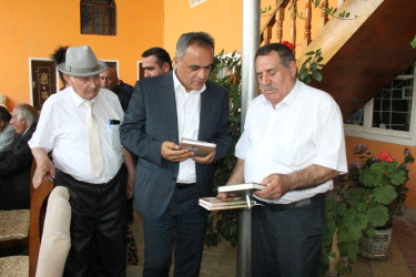Goranboyda yazıçı doğum günü münasibətilə ziyarət olundu