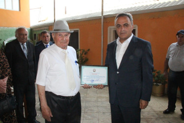 Goranboyda yazıçı doğum günü münasibətilə ziyarət olundu