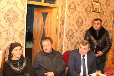 Goranboyda icra başçısı “31 dekabr-Dünya Azərbaycanlılarının Həmrəyliyi Günü” və  2026-cı ilin gəlişi münasibətilə  şəhid anasını evində ziyarət etdi.