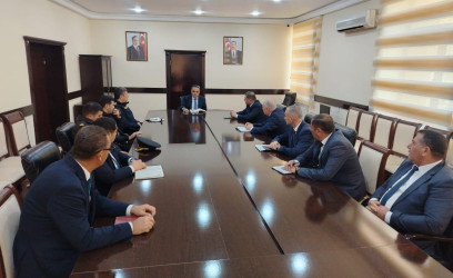 Goranboy şəhərinin Cəfər Cabbarlı küçəsi-4 ünvanında yerləşən 5 mərtəbəli, 60 mənzilli yaşayış binasında baş vermis çöküntü hadisəsi və bunun nəticəsinin aradan qaldırılması iə bağlı, Goranboy rayon İcra Hakimiyyəti Başçısı yanında yaradılmış Qərargahın operativ və işgüzar müşavirə keçirildi.