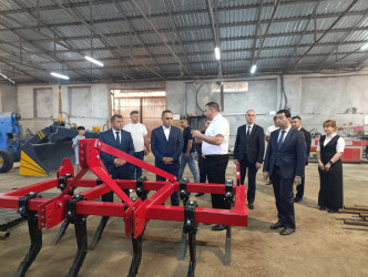 Goranboyda icra başçısı kənd təsərrüfatı texnikaları istehsal olunan zavodda oldu