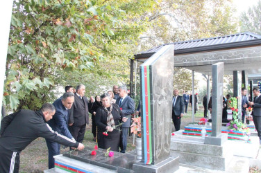 İcra başçısı Bağçakürd kəndində şəhidlərimizin  məzarlarını ziyarət etdi.