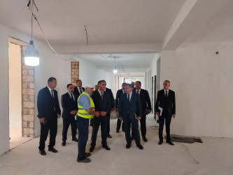 Goranboy şəhərində yeni tikilən İnteqrasiya təlimli internat tipli gimnaziyada tikinti işləri davam etdirilir