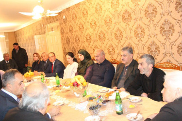 Goranboyda icra başçısı “31 dekabr-Dünya Azərbaycanlılarının Həmrəyliyi Günü” və  2026-cı ilin gəlişi münasibətilə  şəhid anasını evində ziyarət etdi.