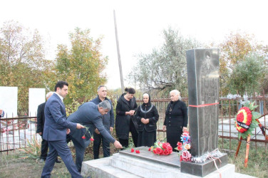 Zeyvə kəndində şəhidlərimizin  məzarları ziyarət edildi