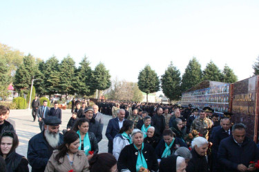 Goranboyda "08 noyabr-Zəfər Günü" ilə bağlı Ümummilli Lider Heydər Əliyevin rayon mərkəzində ucaldılmış abidəsini və Şəhidlər Xatirə Kompleksini ziyarət edildi