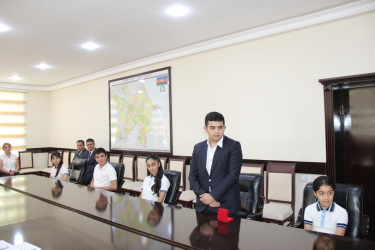 Yüksək nəticə göstərmiş, müxtəlif müsabiqələrdə fərqlənən şagirdlərlə görüş