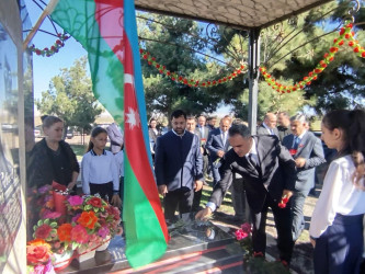Hazırəhmədli kəndində şəhidlərimizin  məzarları ziyarət edildi