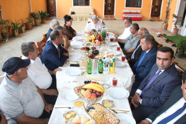 Goranboyda yazıçı doğum günü münasibətilə ziyarət olundu