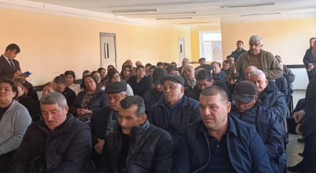 Hazırəhmədli kəndində səyyar qəbul keçirildi