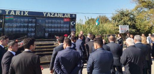 Goranlı kəndində şəhidlərimizin  məzarları ziyarət edildi