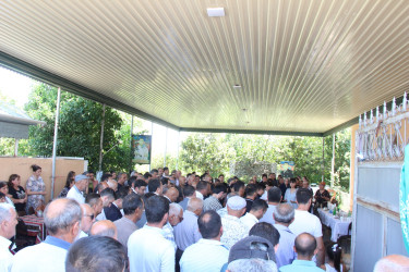 Qızılhacıllı qəsəbəsində şəhid atasının dəfn mərasimi keçirildi