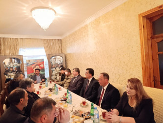 Goranboyda İcra başçısı Aprel şəhidinin ildönümündə ailəsini ziyarət etdi