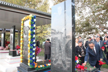 İcra başçısı Bağçakürd kəndində şəhidlərimizin  məzarlarını ziyarət etdi.