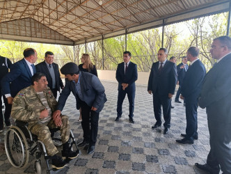 Goranboyda İcra başçısı Aprel şəhidinin ildönümündə ailəsini ziyarət etdi