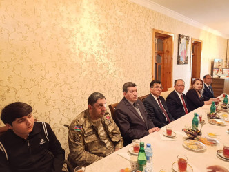 Goranboyda İcra başçısı Aprel şəhidinin ildönümündə ailəsini ziyarət etdi