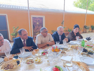 Goranboyda yazıçı doğum günü münasibətilə ziyarət olundu