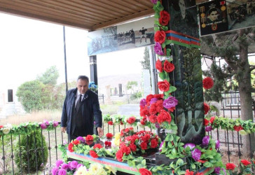 İcra başçısı Qaradağlıda şəhidlərimizin məzarlarını ziyarət etdi